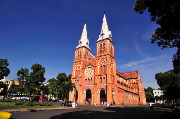 Nhà thờ đức bà Sài Gòn – công trình cổ kính vĩ đại
